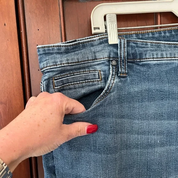 Kut from the Kloth Classic Light Wash Jeans Women’s Size 24W - Picture 8 of 13